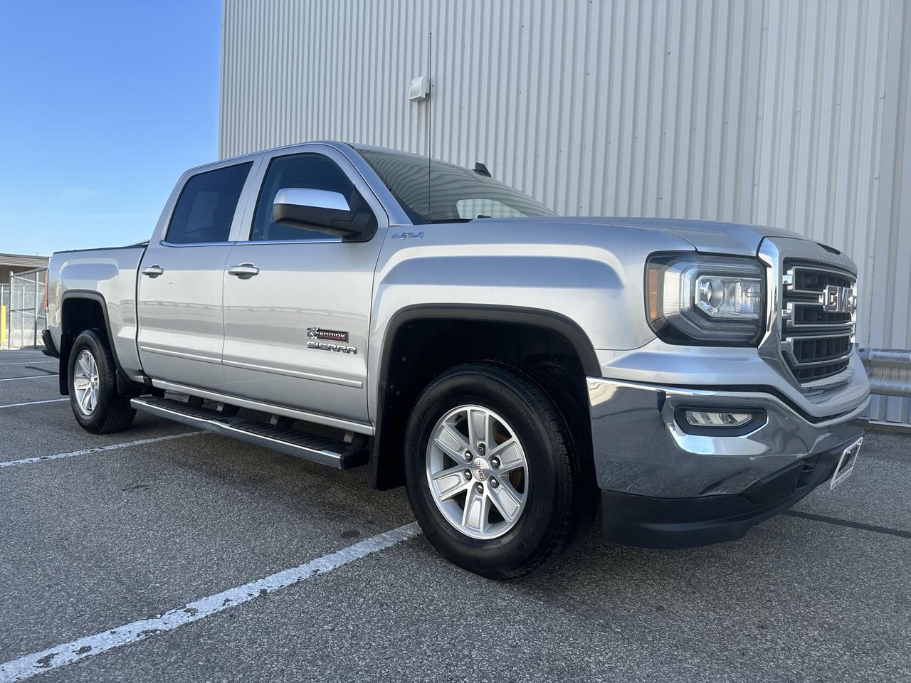 2017 GMC Sierra 1500 Crew Cab  SLE Kodiac Edition Photo