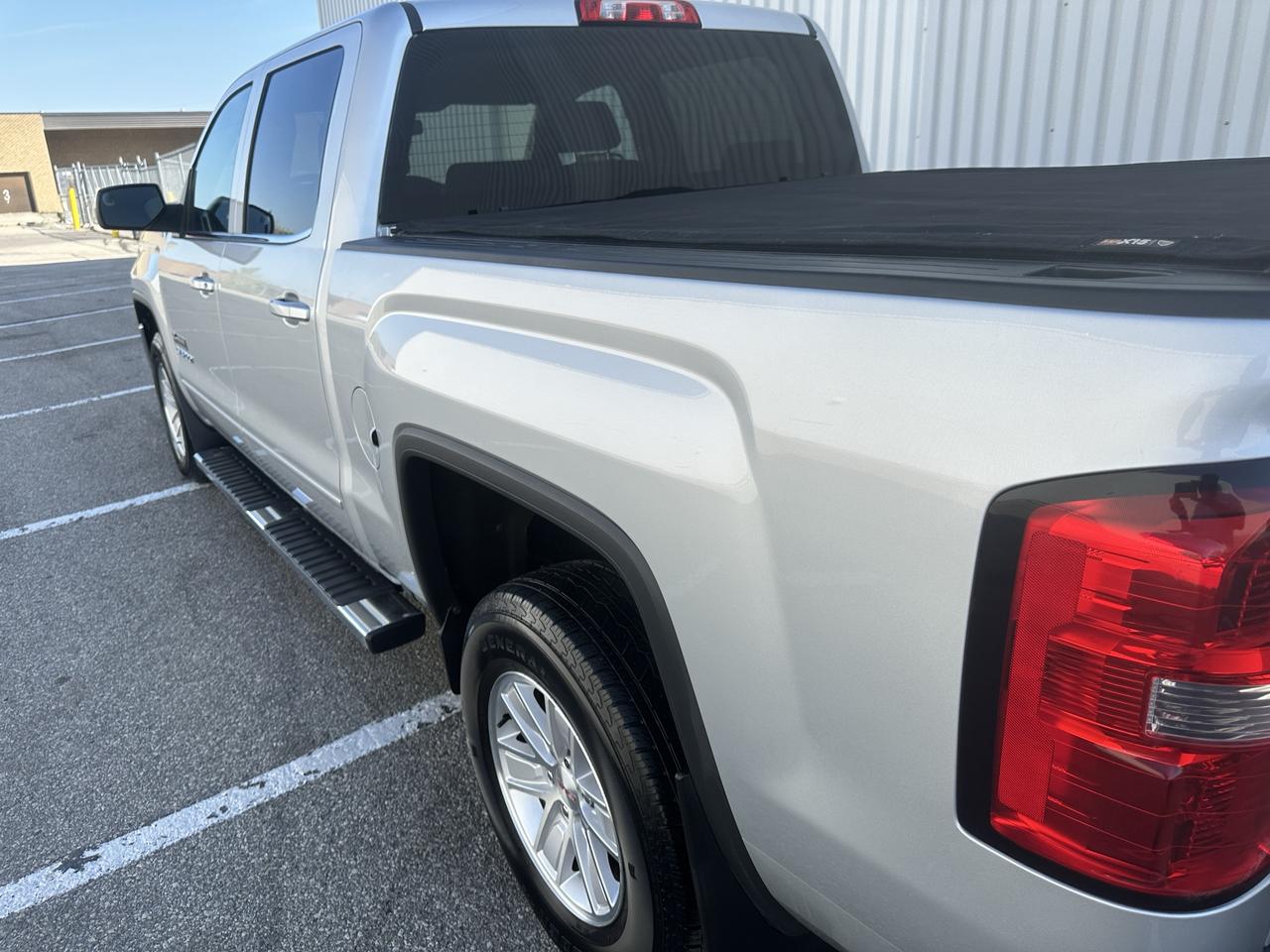 2017 GMC Sierra 1500 Crew Cab  SLE Kodiac Edition Photo