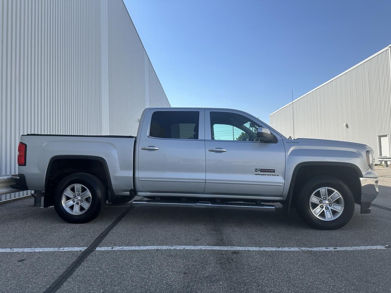 2017 GMC Sierra 1500 Crew Cab  SLE Kodiac Edition Photo