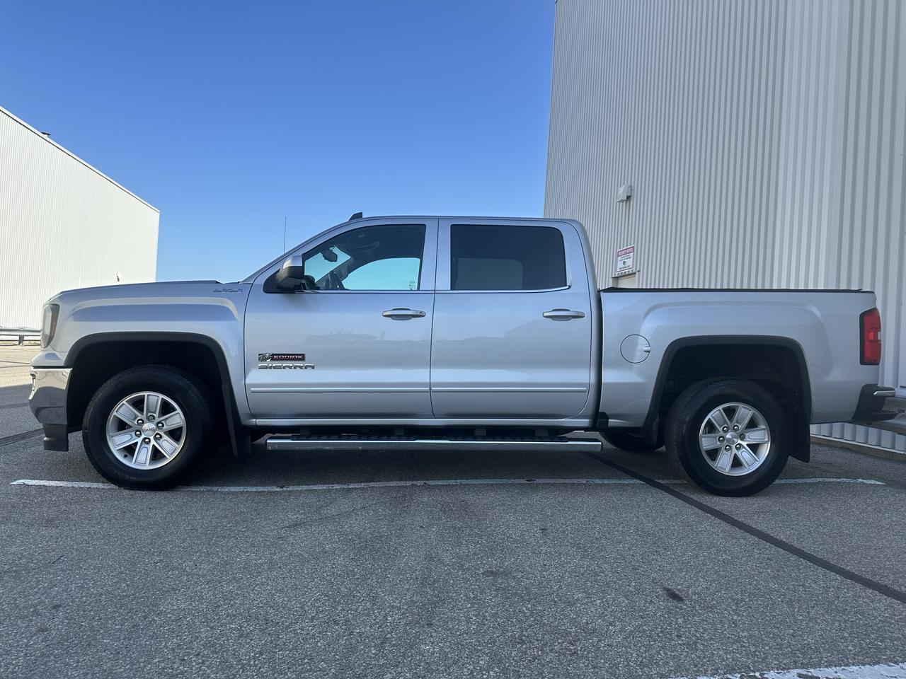 2017 GMC Sierra 1500 Crew Cab  SLE Kodiac Edition Photo