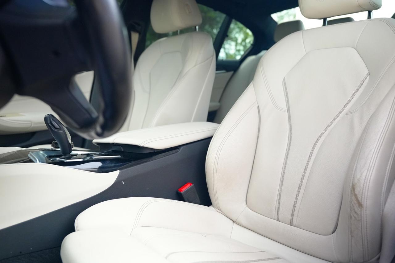 2018 BMW 5 Series 530i xDrive Photo