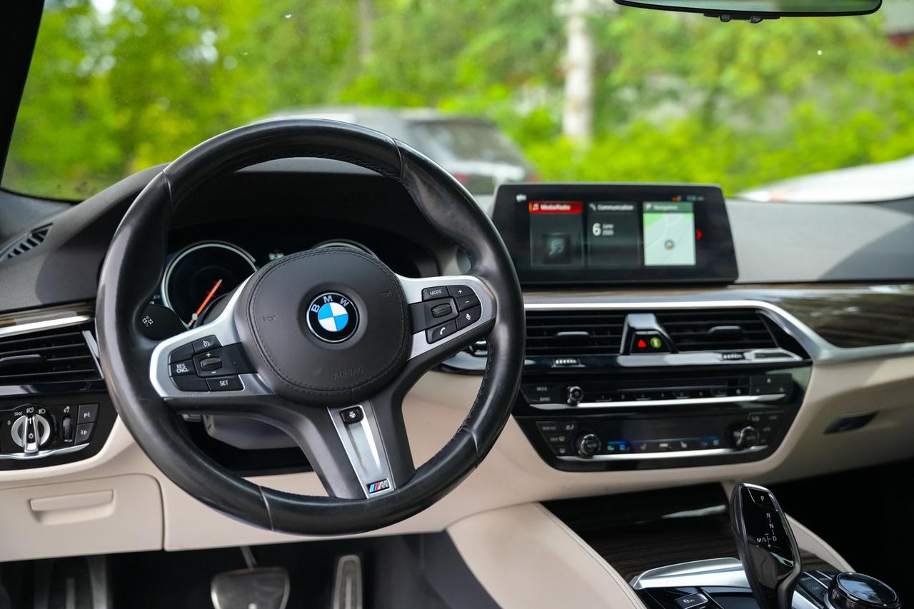 2018 BMW 5 Series 530i xDrive Photo