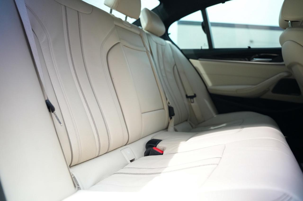 2018 BMW 5 Series 530i xDrive Photo