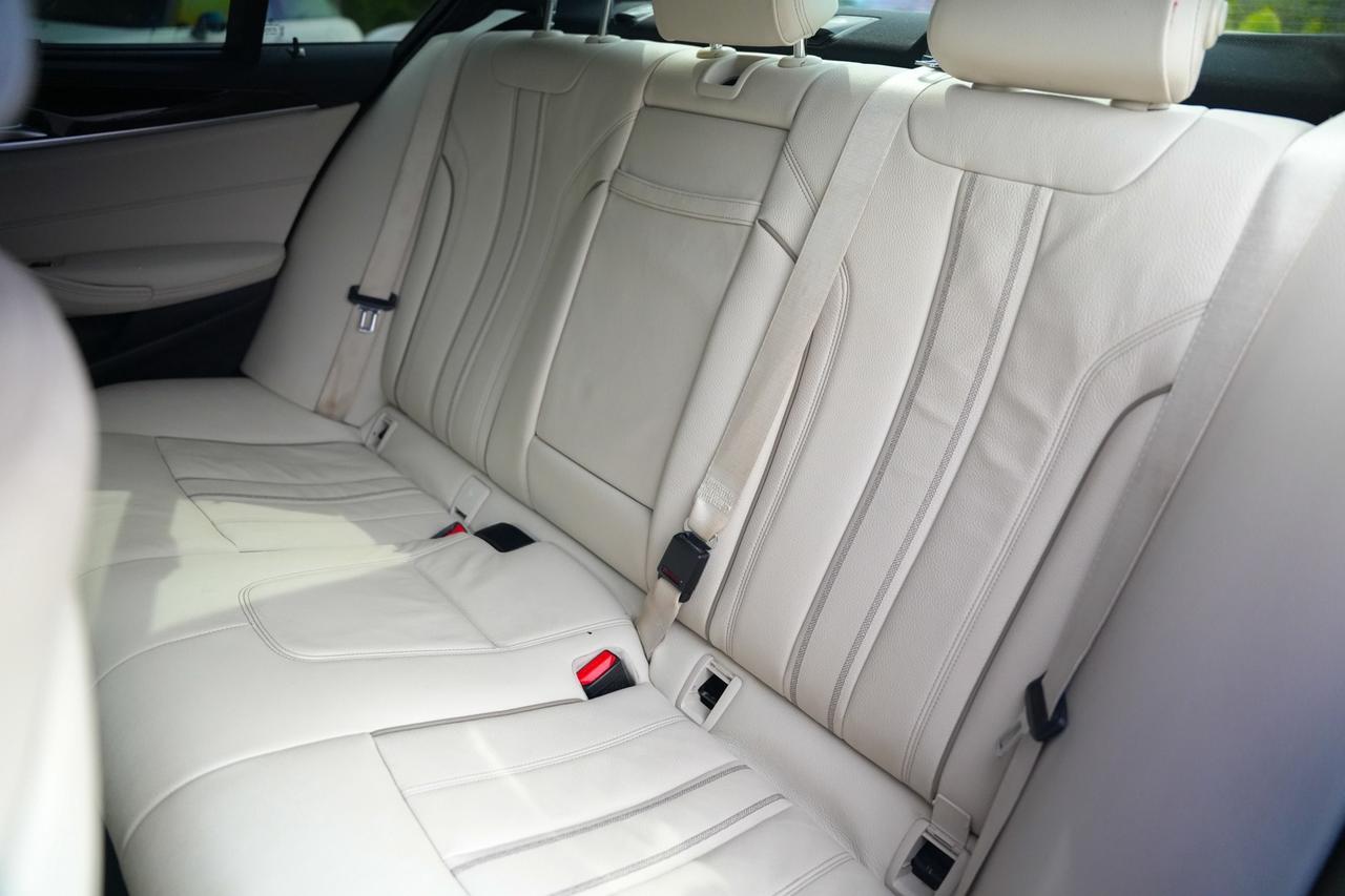 2018 BMW 5 Series 530i xDrive Photo