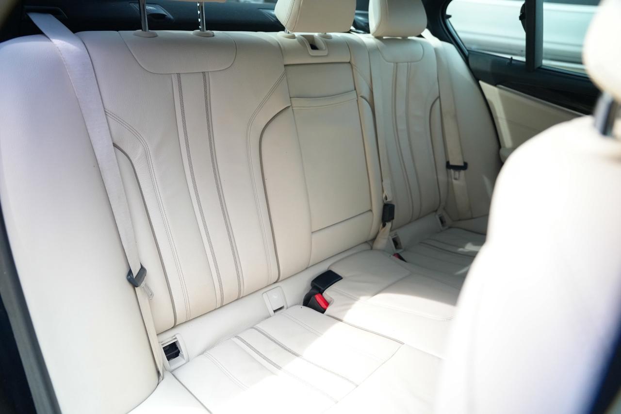 2018 BMW 5 Series 530i xDrive Photo