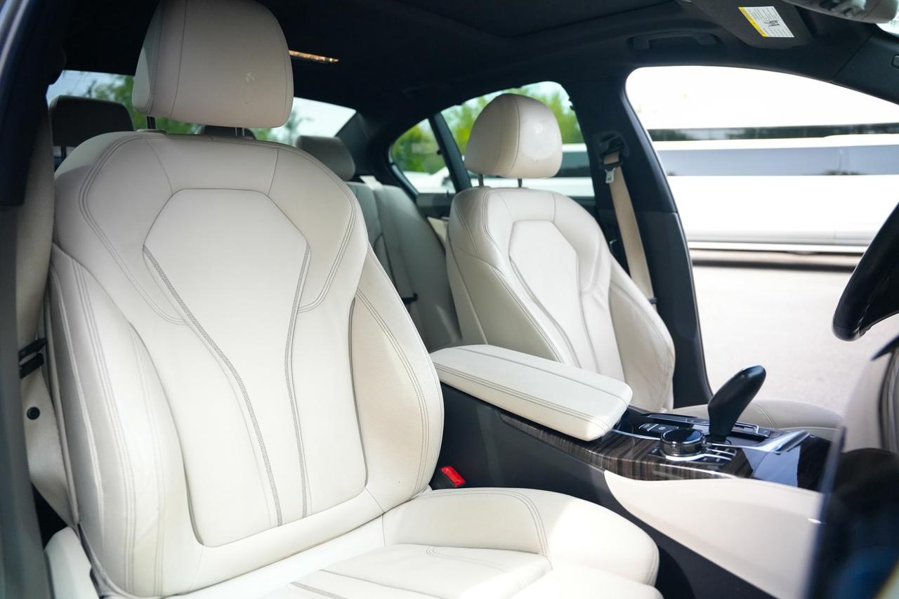 2018 BMW 5 Series 530i xDrive Photo