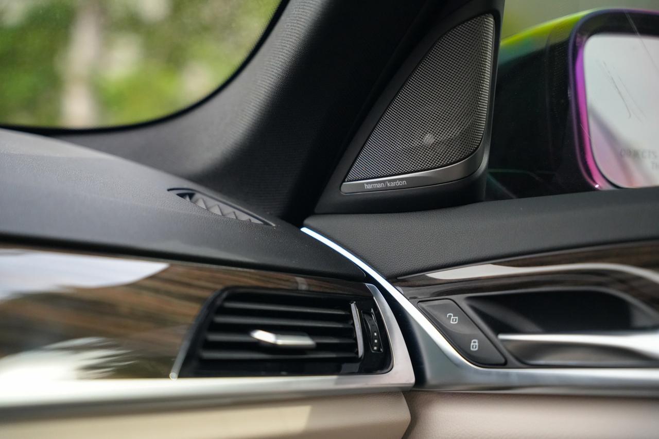 2018 BMW 5 Series 530i xDrive Photo