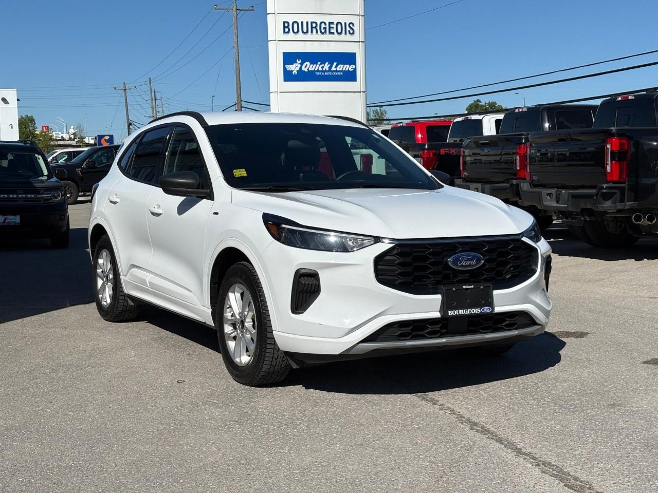 2023 Ford Escape ST-Line AWD Photo3