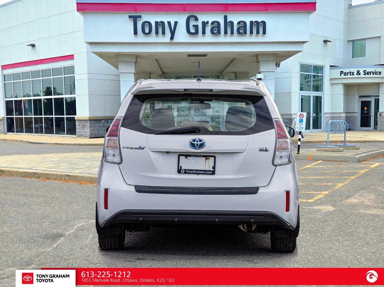 2016 Toyota Prius V Photo