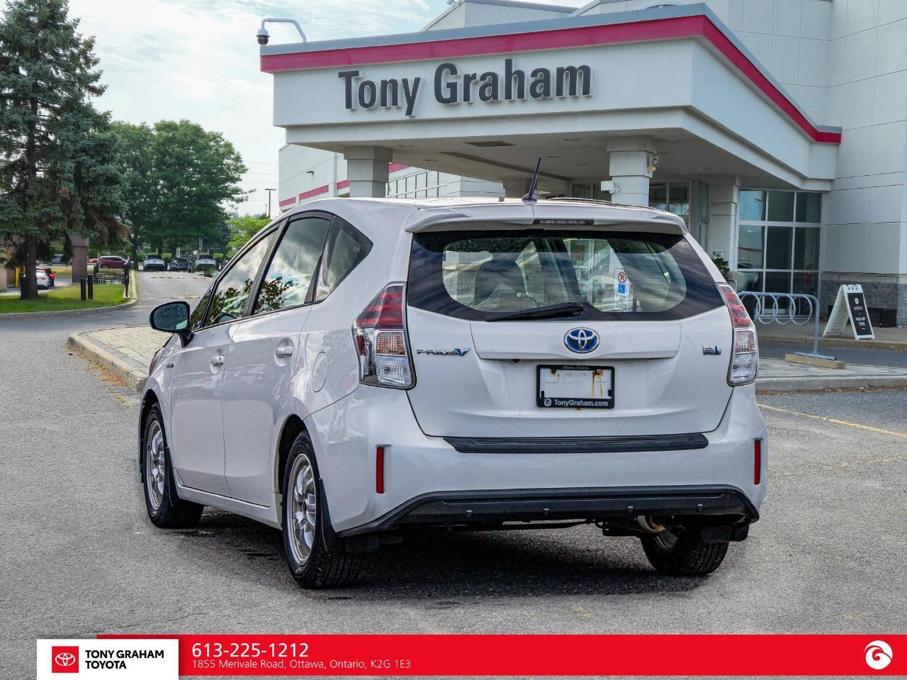2016 Toyota Prius V Photo