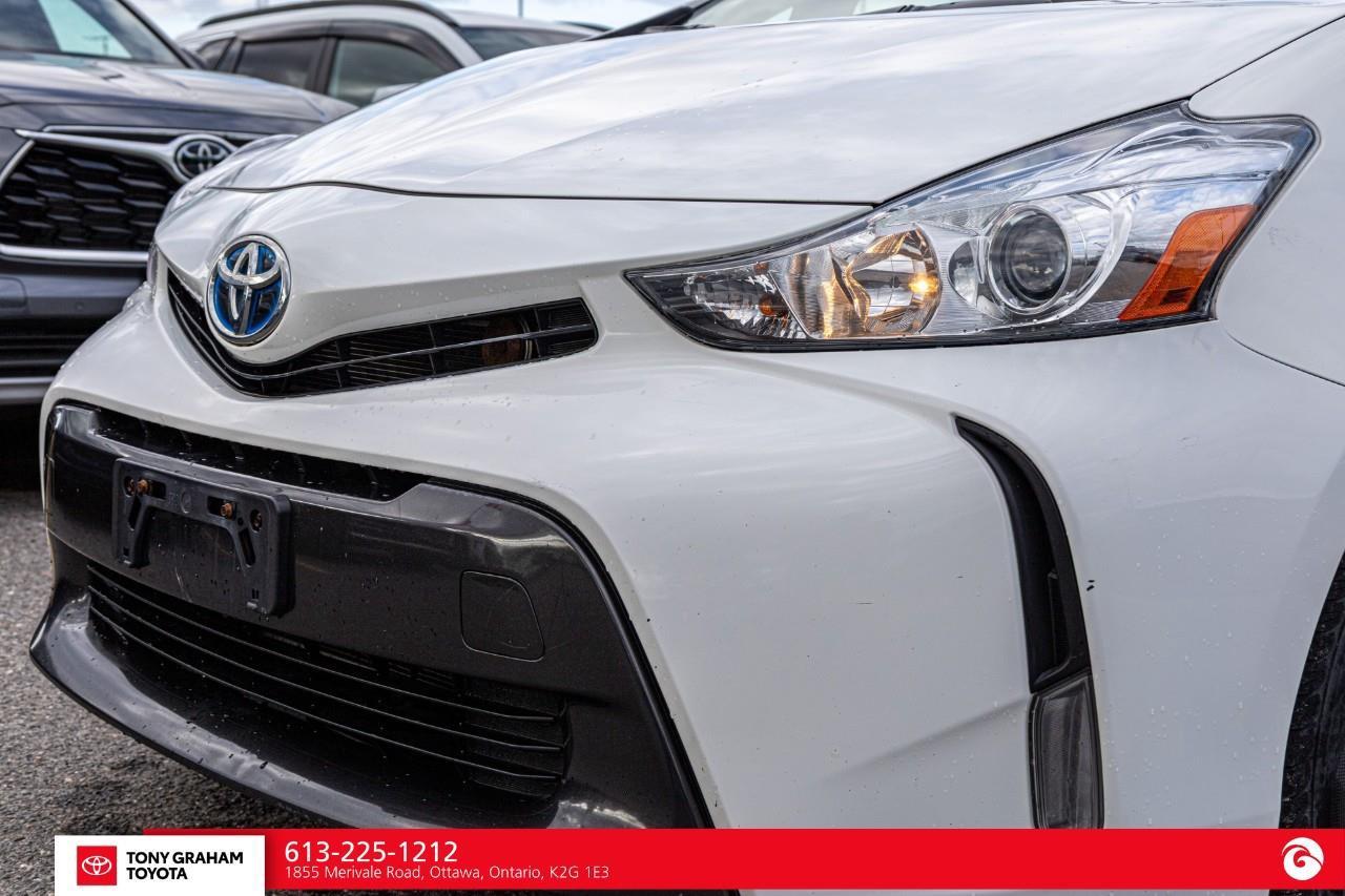 2016 Toyota Prius V Photo