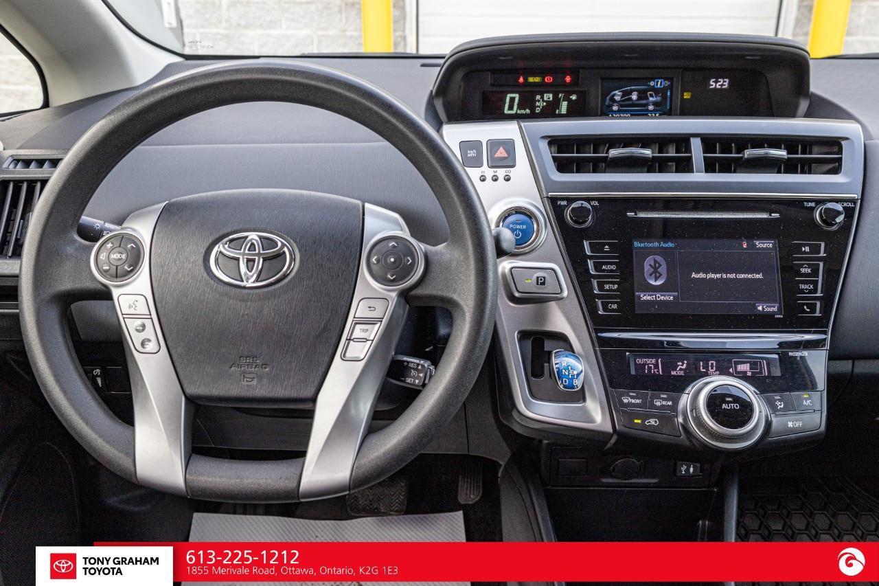 2016 Toyota Prius V Photo