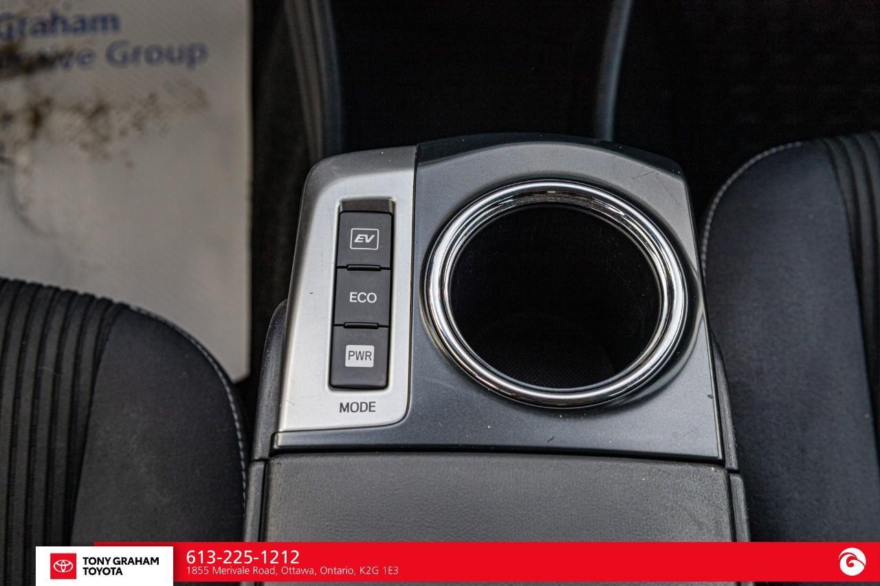 2016 Toyota Prius V Photo