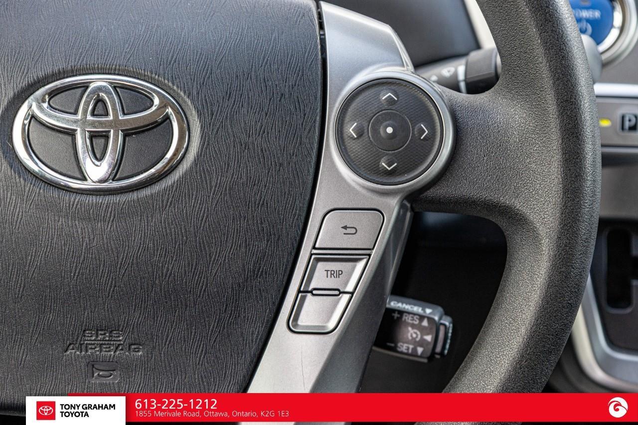 2016 Toyota Prius V Photo