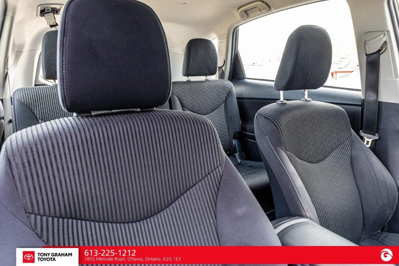 2016 Toyota Prius V Photo