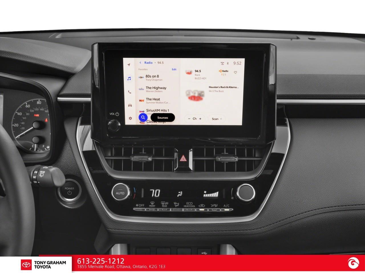 2024 Toyota Corolla Cross Hybrid SE Photo