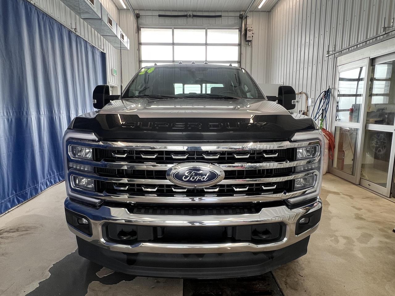 2024 Ford F-350 Super Duty SRW LARIAT 6.7L POWER STROKE V8 DSL 618A+ Photo3
