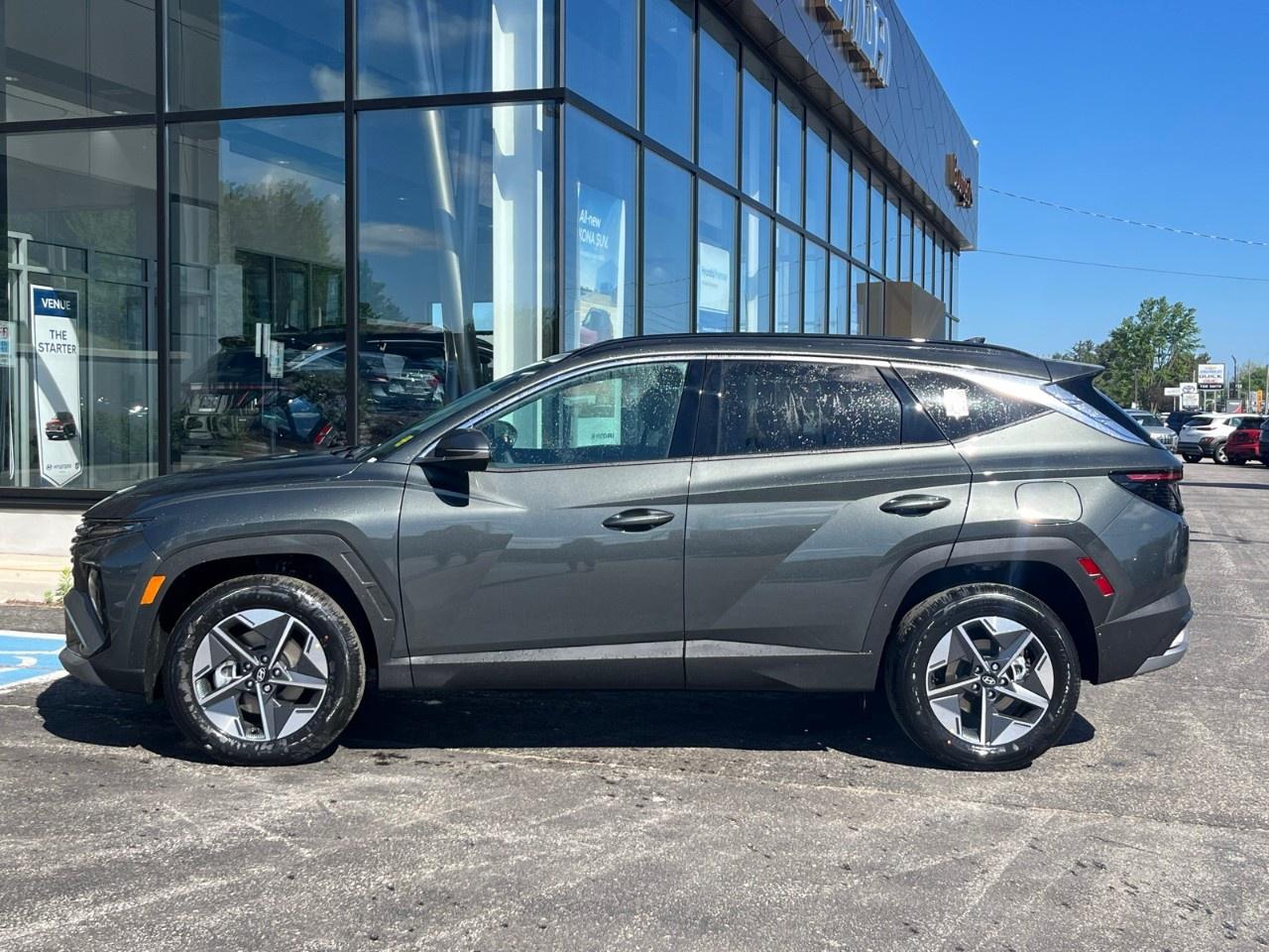 2026 Hyundai Tucson Preferred AWD w/Trend Pkg [TUCWDK2EPRTR] Photo2