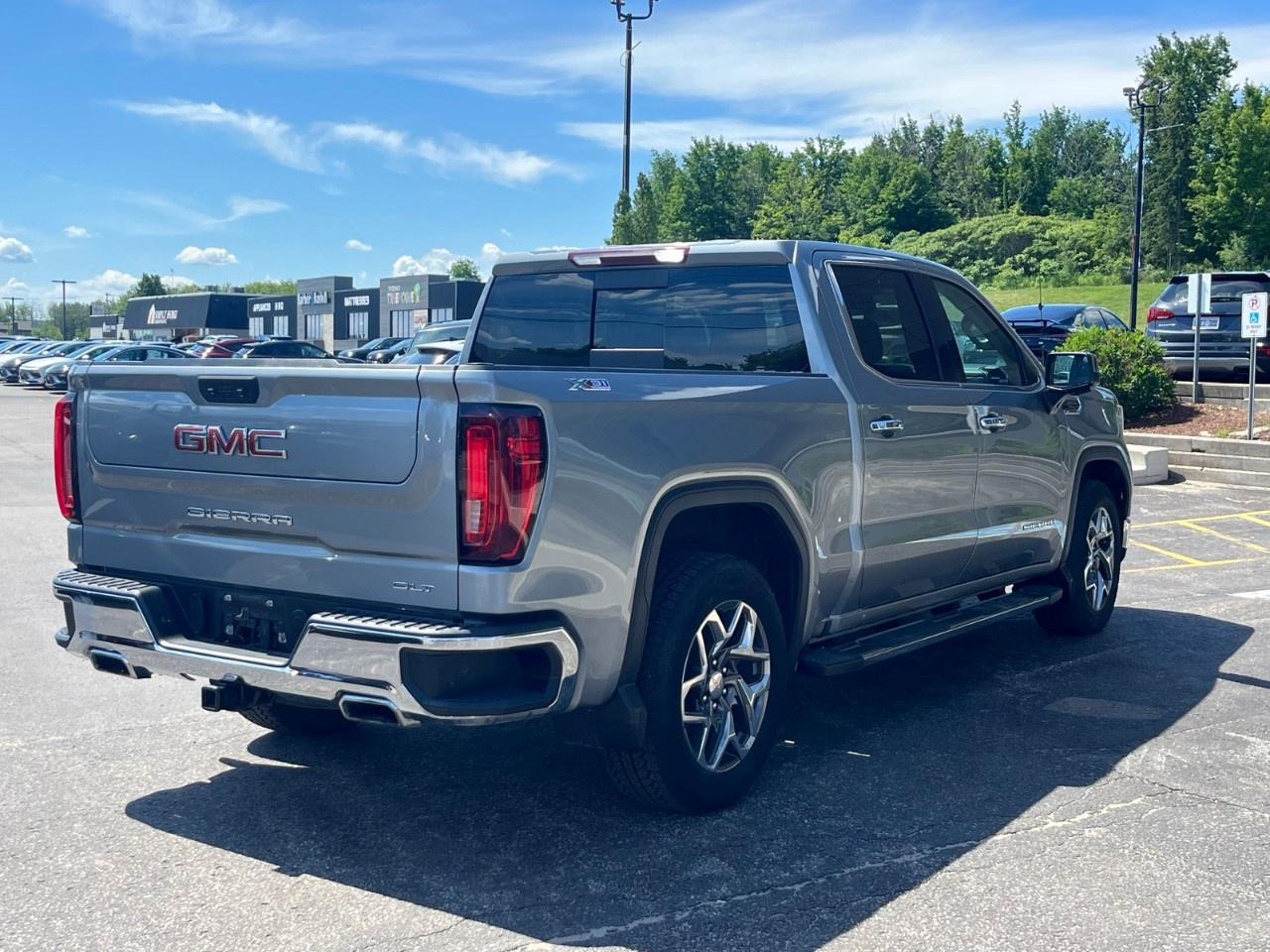 2023 GMC Sierra 1500 Crew Cab Short Box 4-Wheel Drive SLT Photo