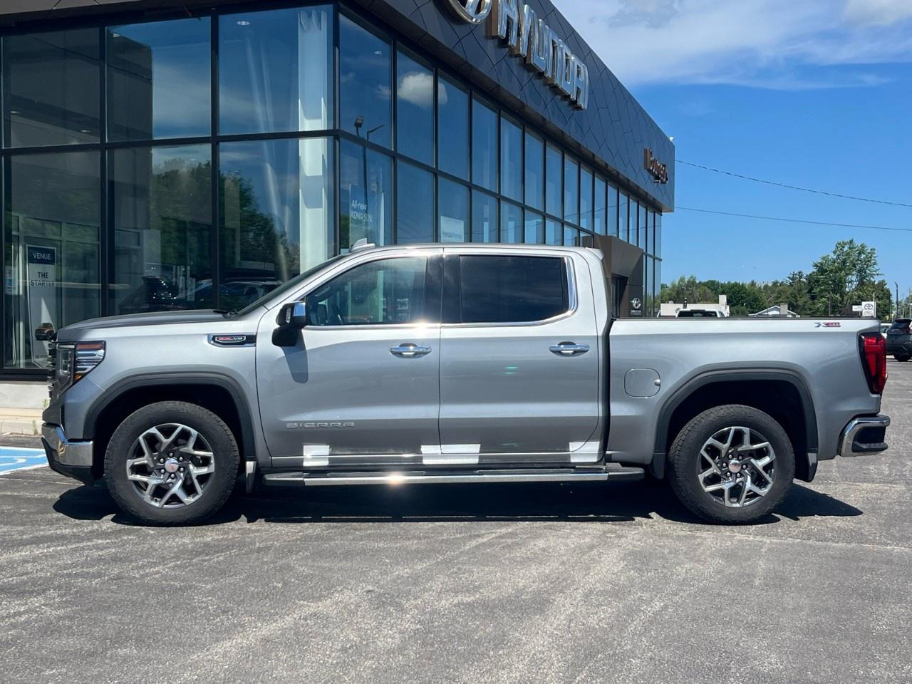 2023 GMC Sierra 1500 Crew Cab Short Box 4-Wheel Drive SLT Photo