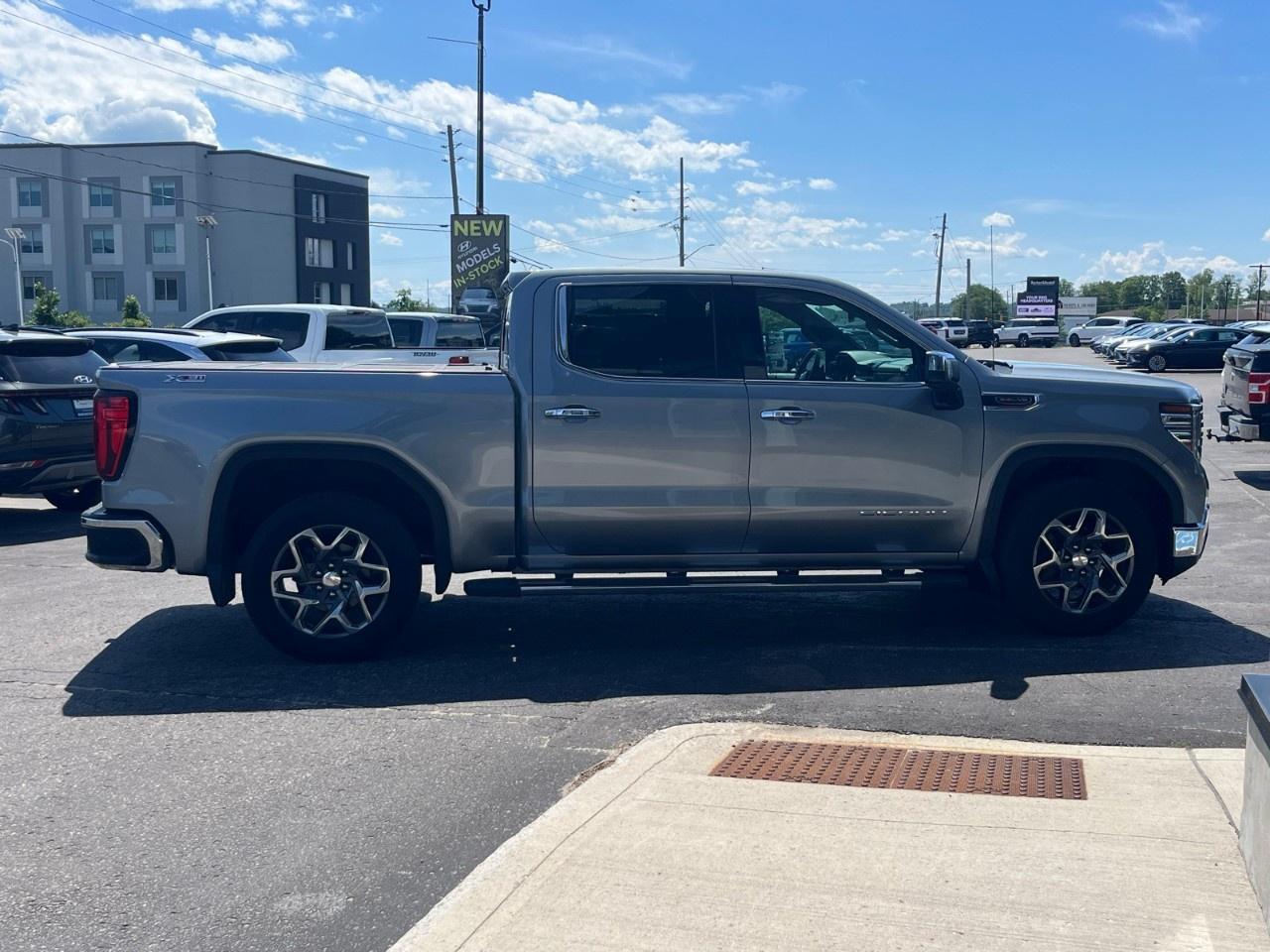 2023 GMC Sierra 1500 Crew Cab Short Box 4-Wheel Drive SLT Photo