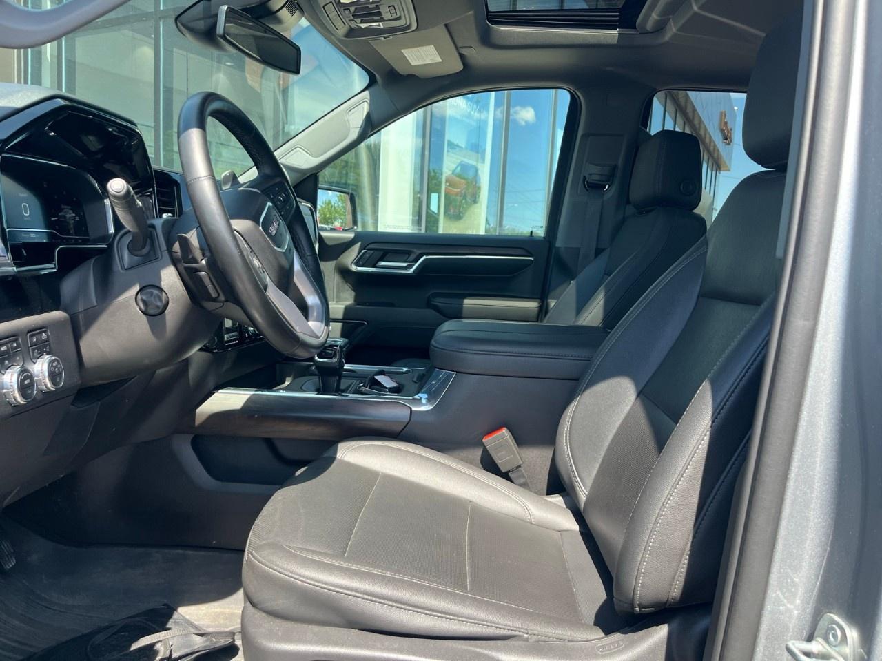 2023 GMC Sierra 1500 Crew Cab Short Box 4-Wheel Drive SLT Photo
