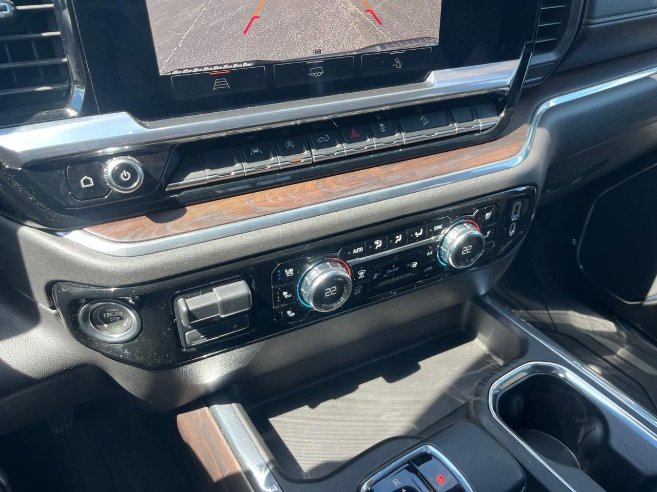 2023 GMC Sierra 1500 Crew Cab Short Box 4-Wheel Drive SLT Photo