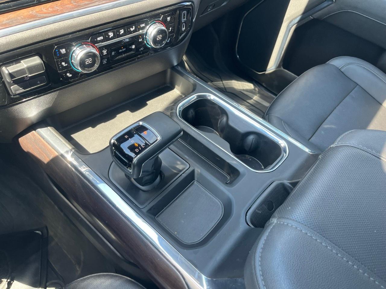 2023 GMC Sierra 1500 Crew Cab Short Box 4-Wheel Drive SLT Photo