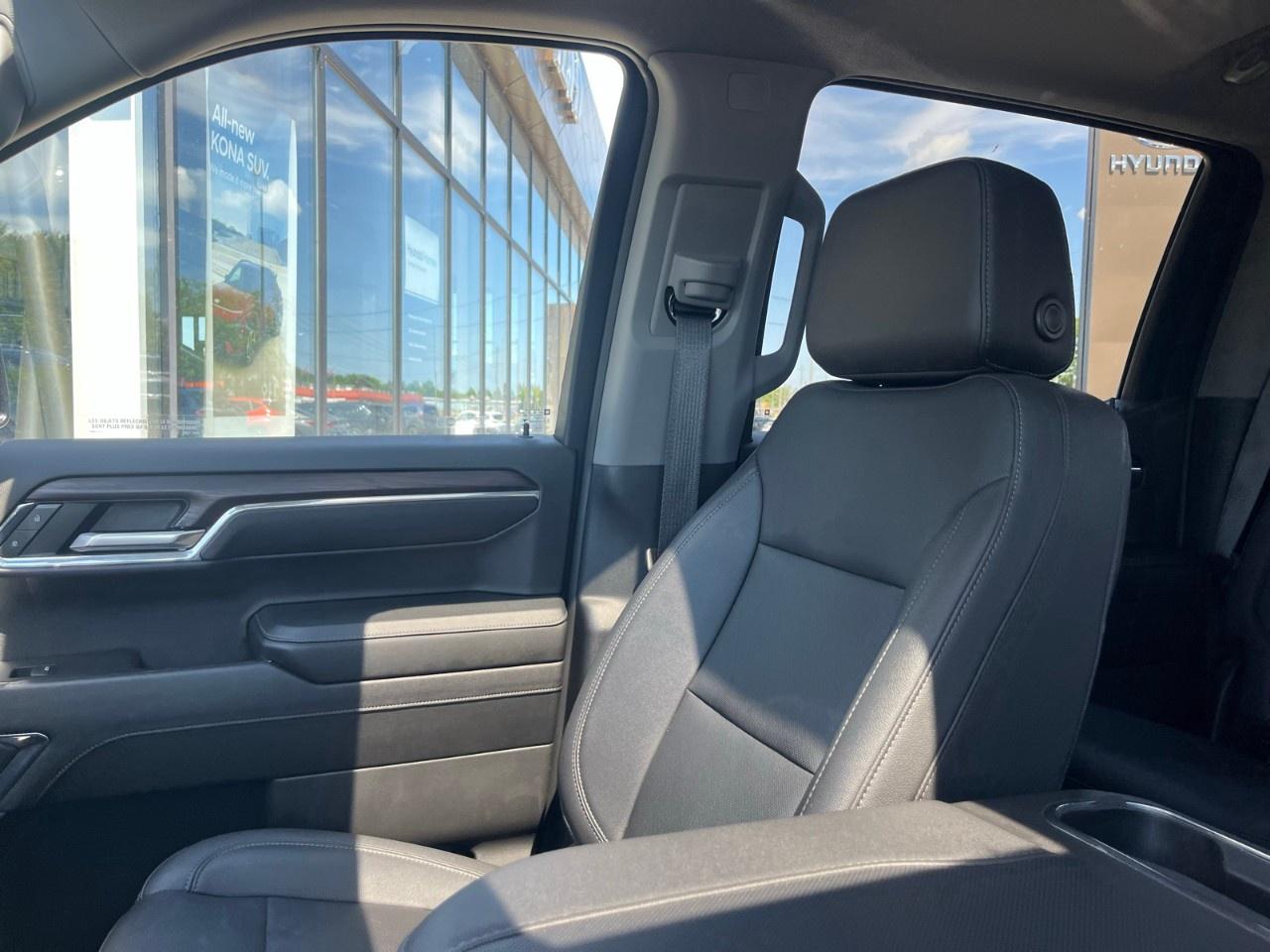 2023 GMC Sierra 1500 Crew Cab Short Box 4-Wheel Drive SLT Photo