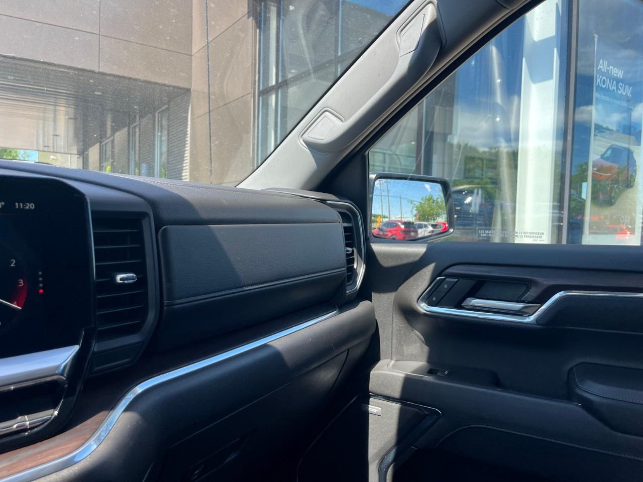 2023 GMC Sierra 1500 Crew Cab Short Box 4-Wheel Drive SLT Photo