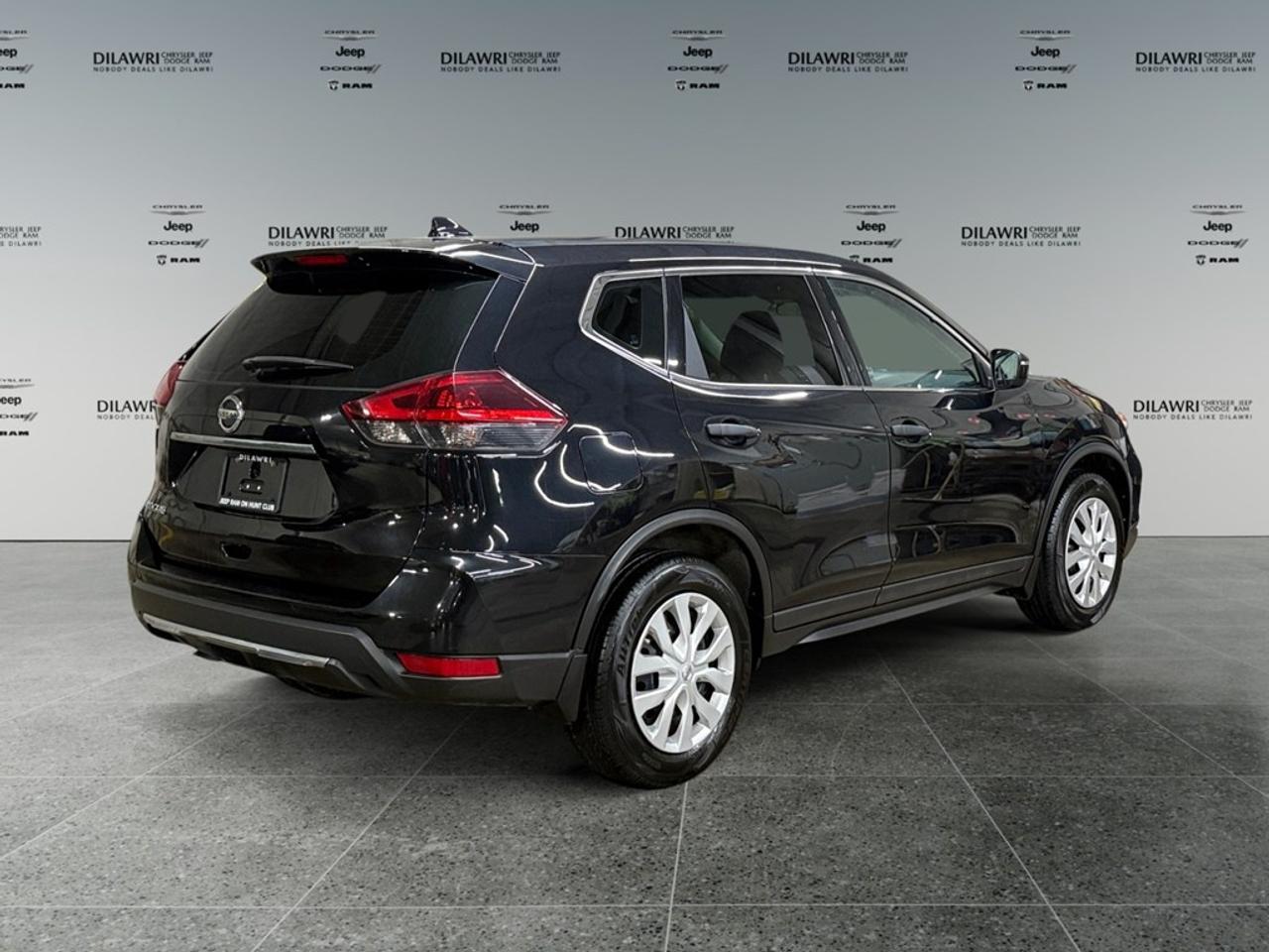 2018 Nissan Rogue S Photo