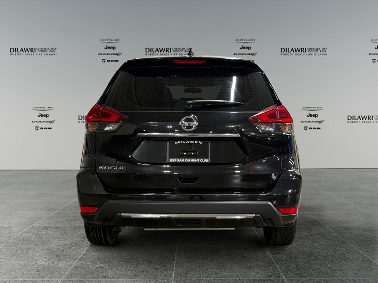 2018 Nissan Rogue S Photo