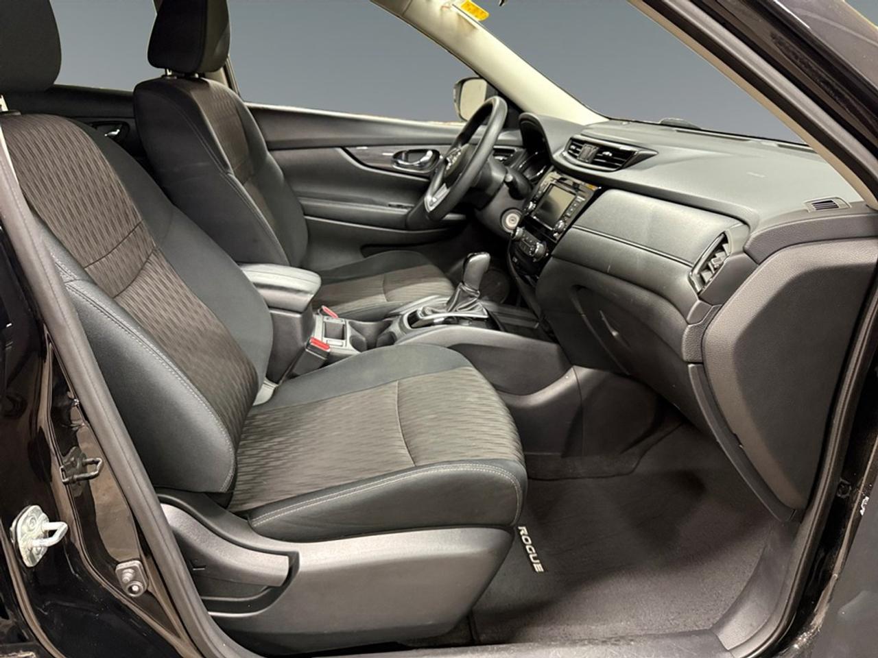 2018 Nissan Rogue S Photo