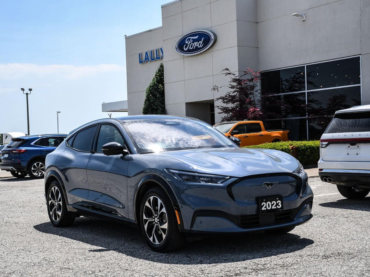 2023 Ford Mustang Mach-E Premium NAV | FIXED GLASS SUNROOF | HTD SEATS | ADAPTIVE CRUISE Photo