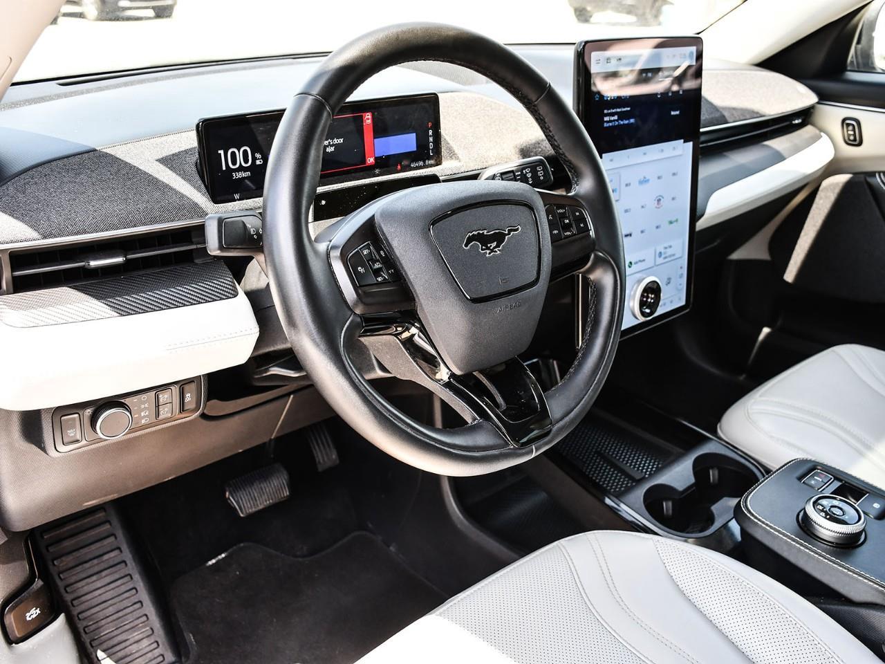 2023 Ford Mustang Mach-E Premium NAV | FIXED GLASS SUNROOF | HTD SEATS | ADAPTIVE CRUISE Photo
