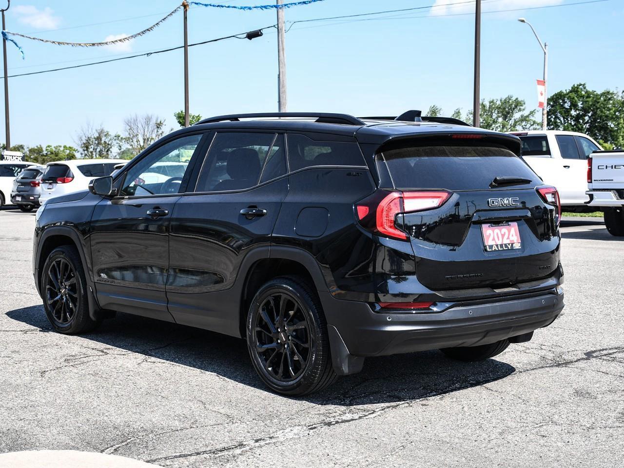 2024 GMC Terrain SLT Photo