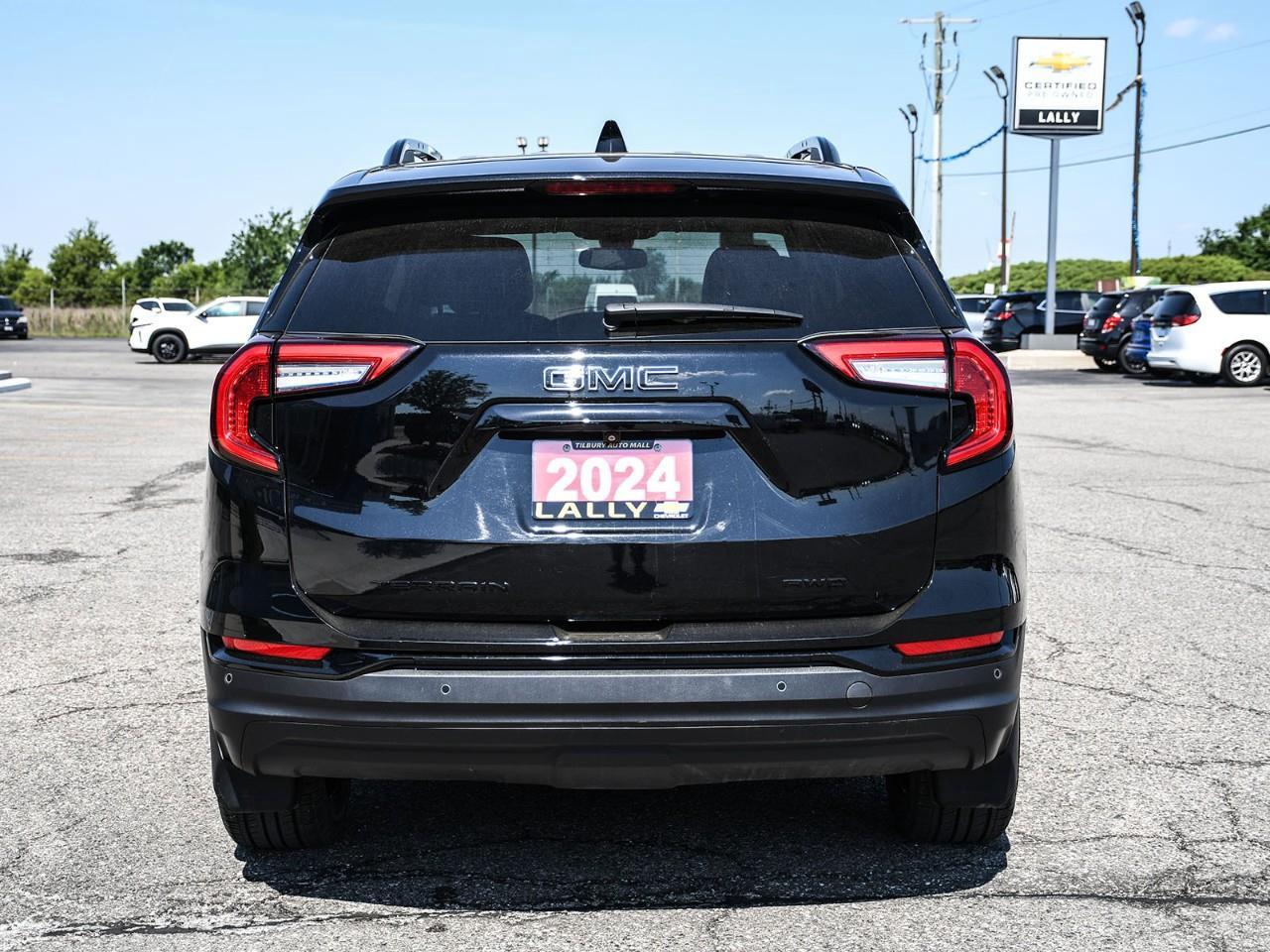 2024 GMC Terrain SLT Photo