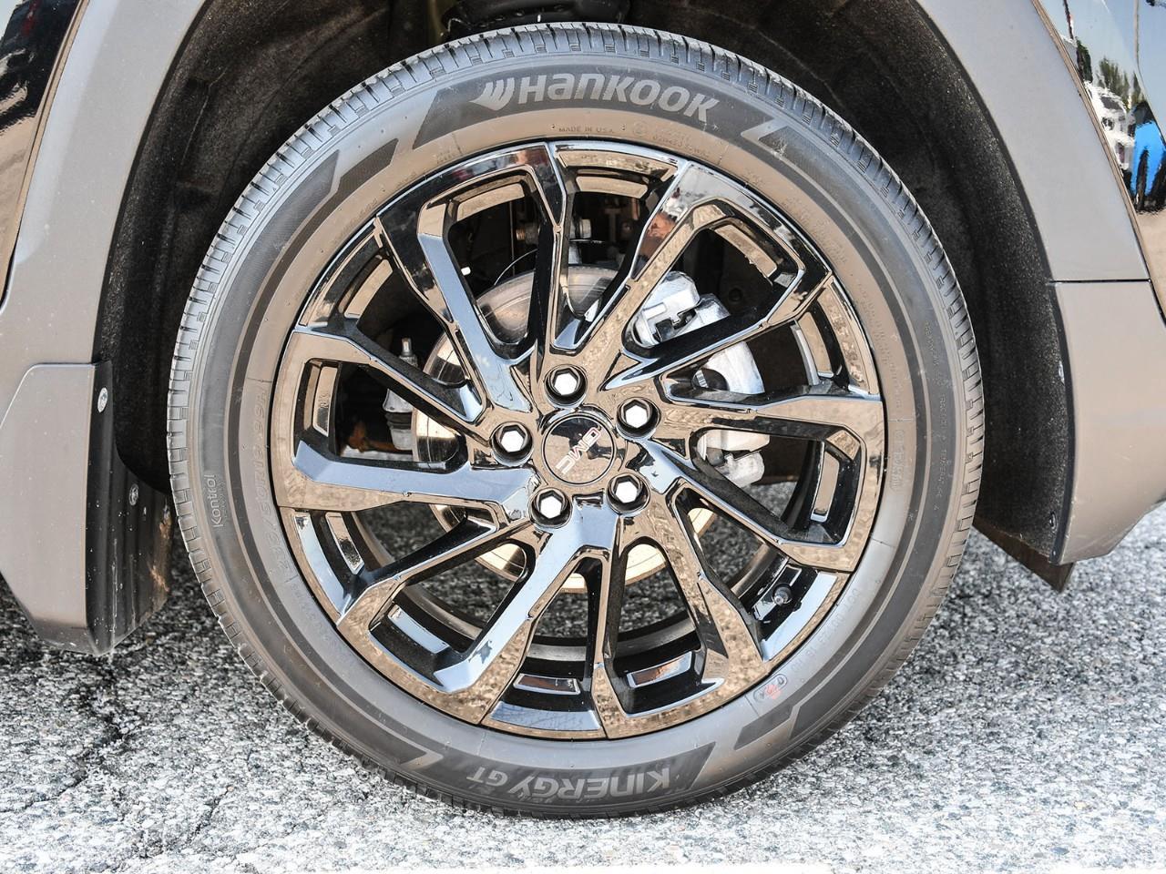 2024 GMC Terrain SLT Photo