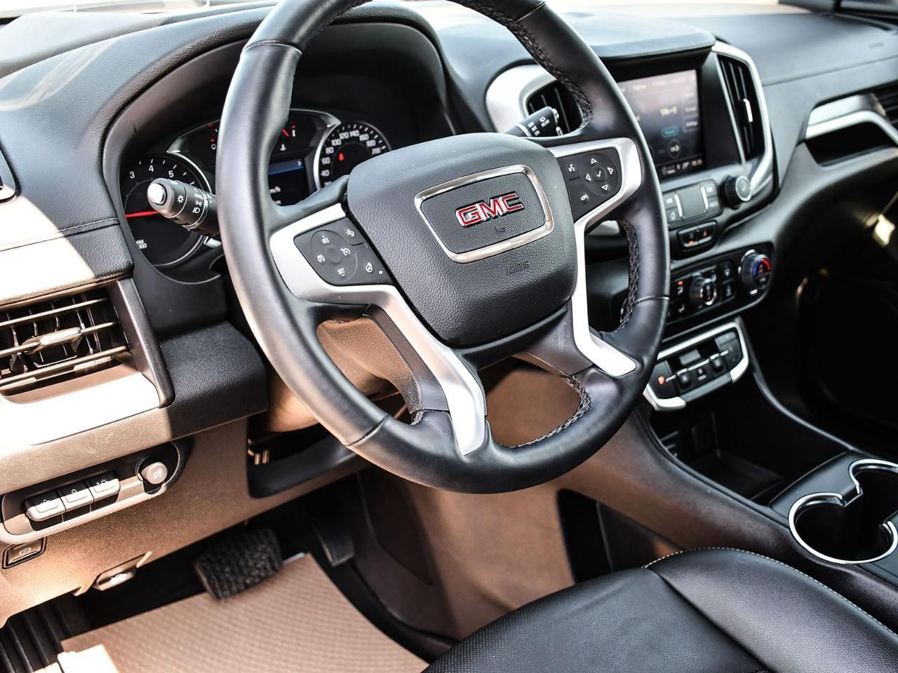 2024 GMC Terrain SLT Photo