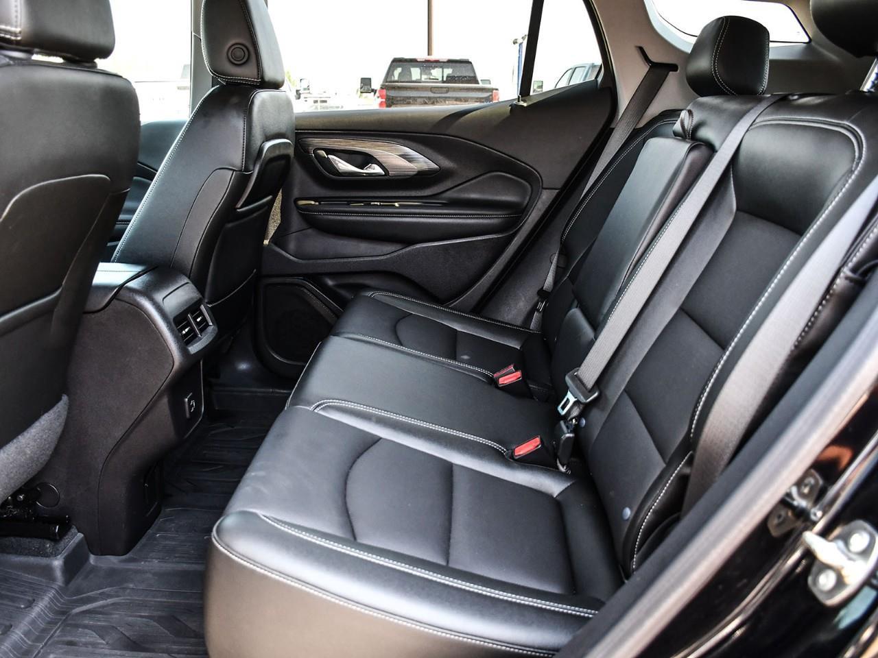 2024 GMC Terrain SLT Photo