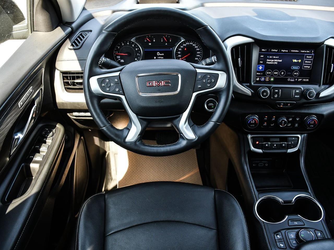 2024 GMC Terrain SLT Photo