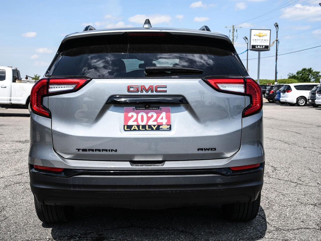 2024 GMC Terrain SLT Photo