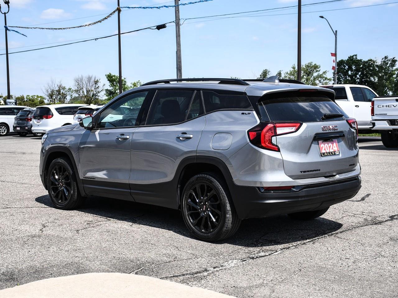 2024 GMC Terrain SLT Photo