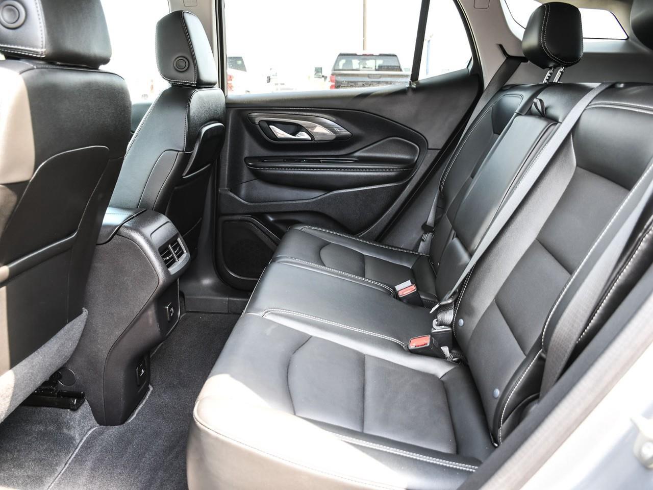 2024 GMC Terrain SLT Photo