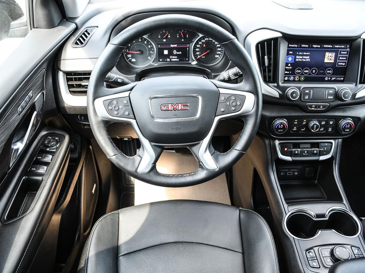 2024 GMC Terrain SLT Photo