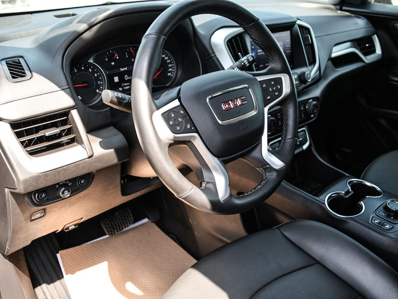 2024 GMC Terrain SLT Photo