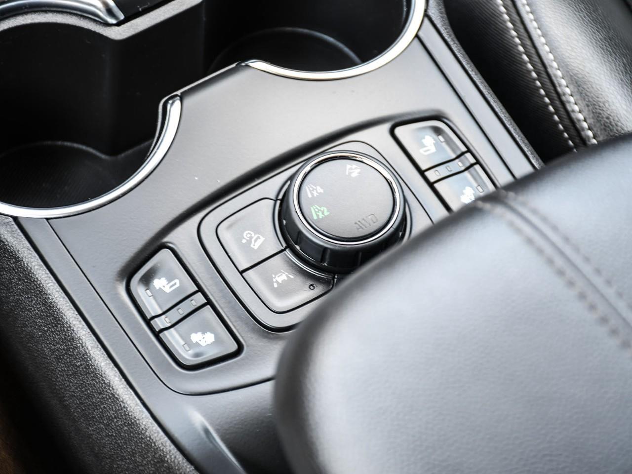 2024 GMC Terrain SLT Photo