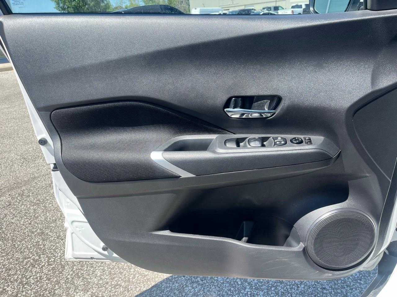 2025 Nissan Kicks Play SV Blind Spot Detection | One Owner Photo