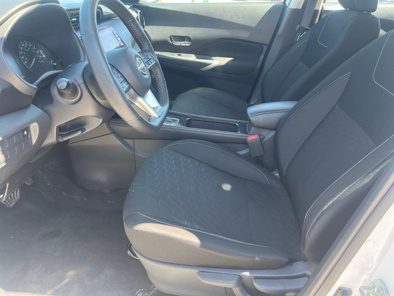 2025 Nissan Kicks Play SV Blind Spot Detection | One Owner Photo