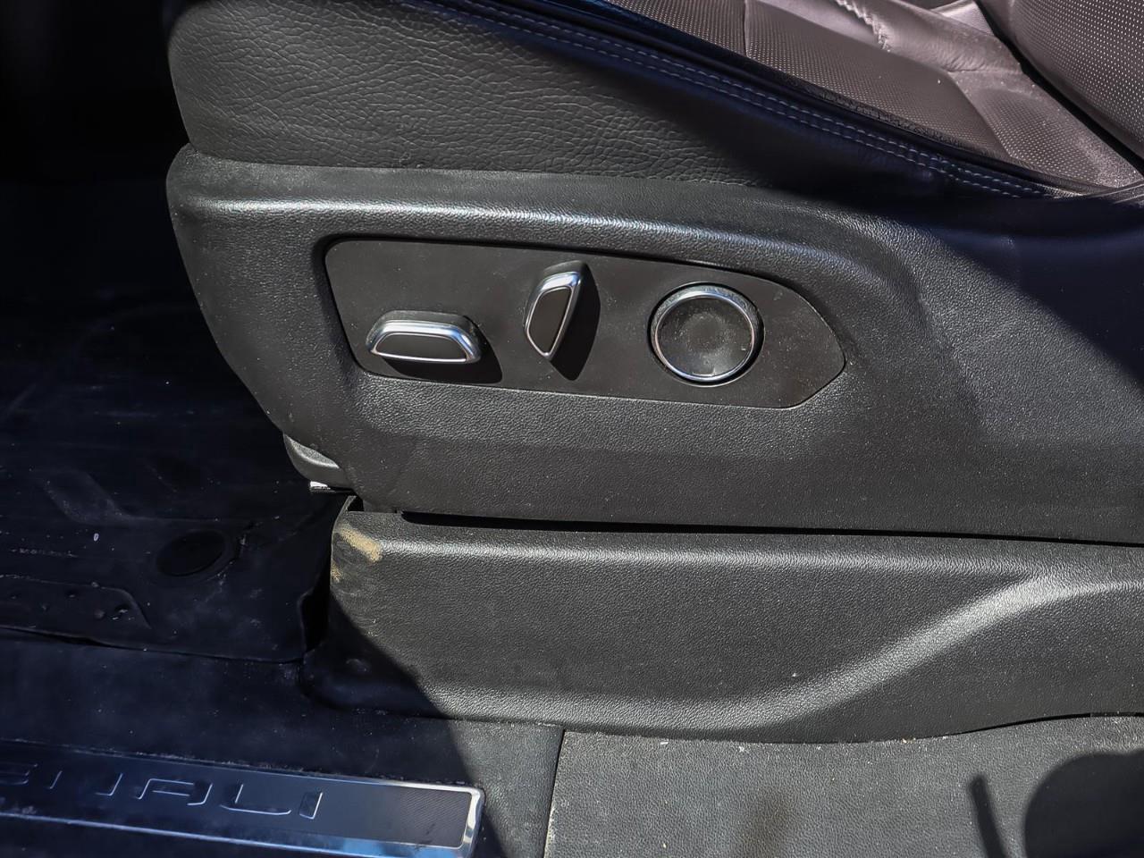 2023 GMC Yukon Denali Head Up Display | Sun Roof | 22 Tires | Third Row Power | Photo